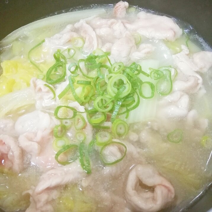 白菜ととろみ豚肉の中華おかずスープ